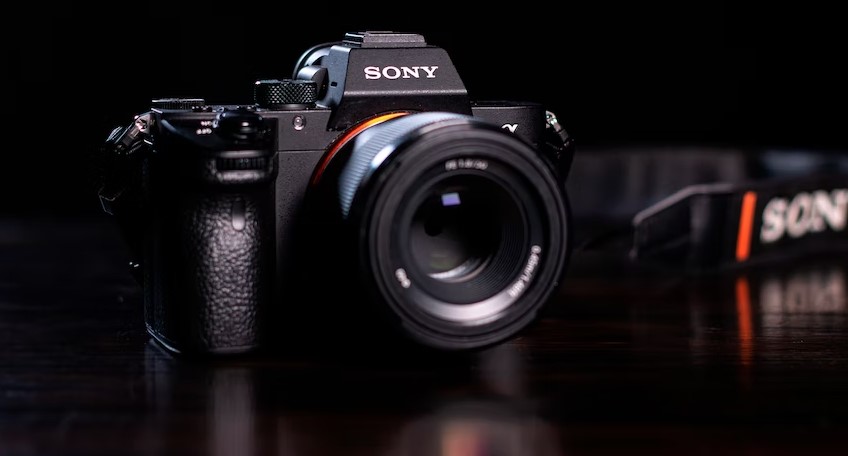 Fastest lens for sony a7c